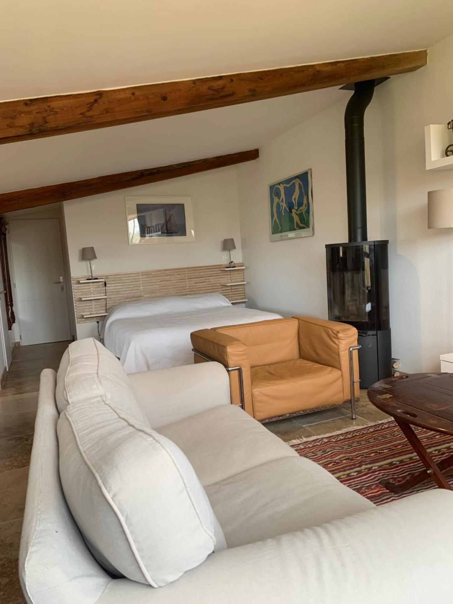 Magnanerie De Sainte Croix Hotel Room photo